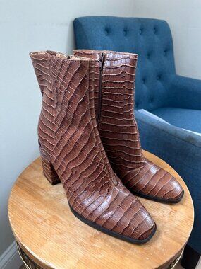 Vionic Harper Croc Embossed Rich Brown Block Heeled Short Boots Size 8